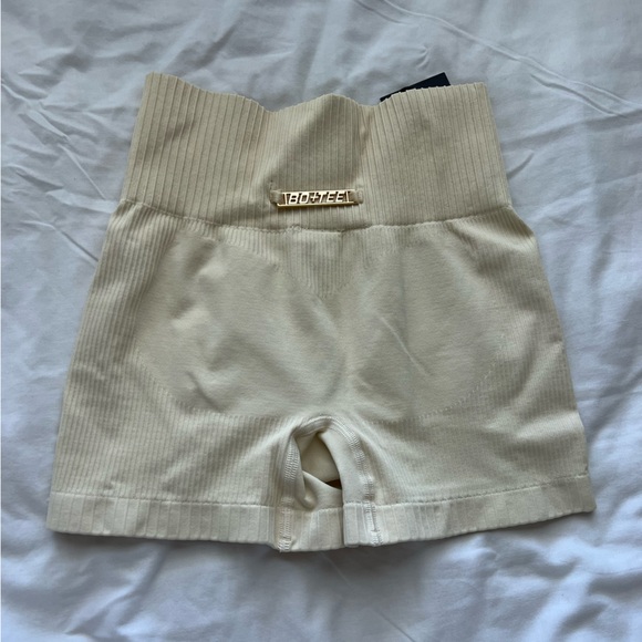 Bo+tee workout shorts - Picture 2 of 2